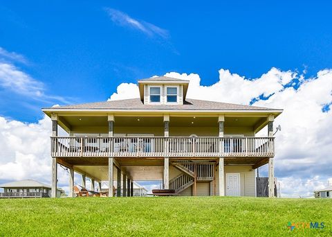 1588 W Bayshore Drive Palacios TX 77465