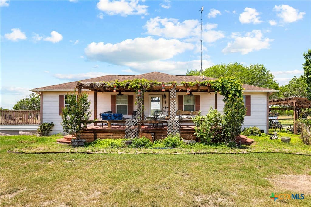 Photo of 425 Old Pleasanton Road, San Antonio, TX 78264 (MLS # 603013)