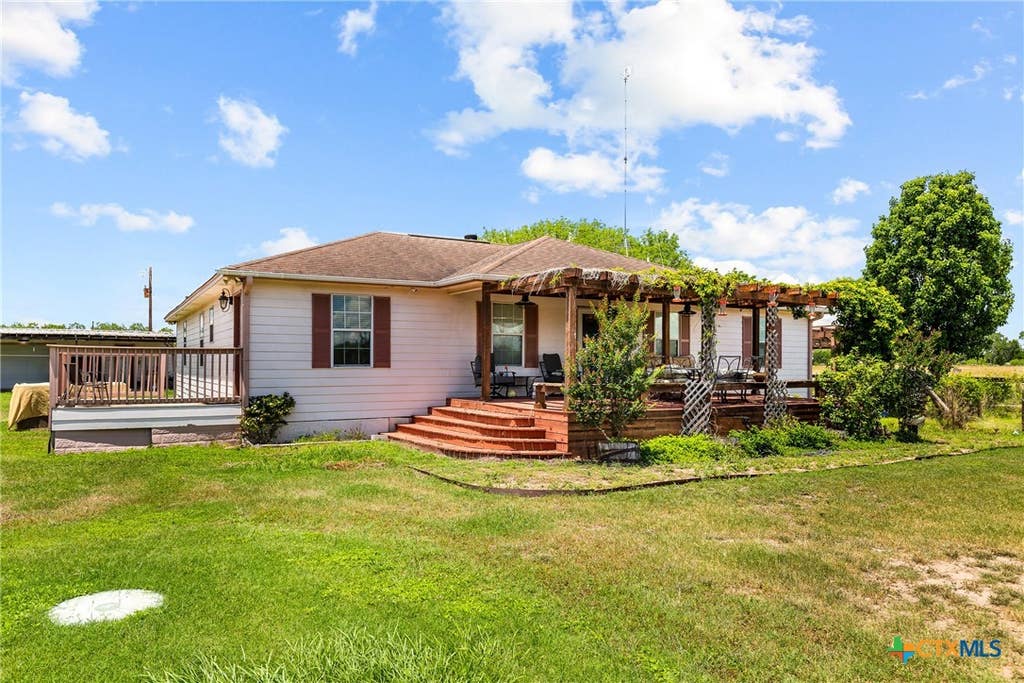 Photo of 425 Old Pleasanton Road, San Antonio, TX 78264 (MLS # 603013)