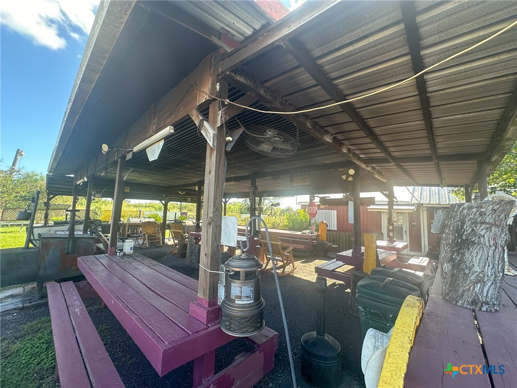 9913 US HWY 59N