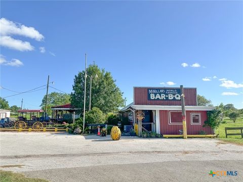 9913 US HWY 59N Fannin TX 77960