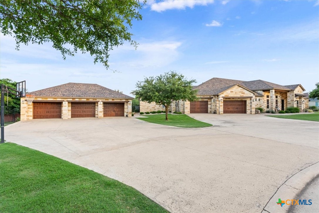 535 Creekside Drive