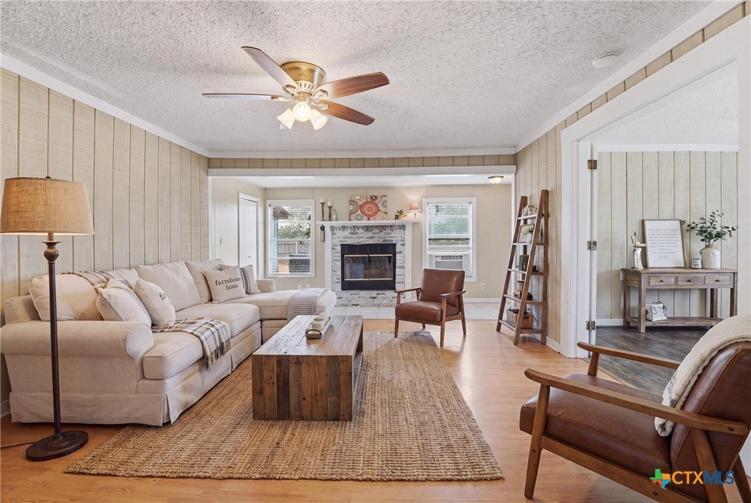2030 Dreyer Lane