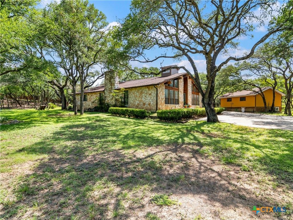 Photo of 101 Hunters Glen Drive, San Marcos, TX 78666 (MLS # 583764)