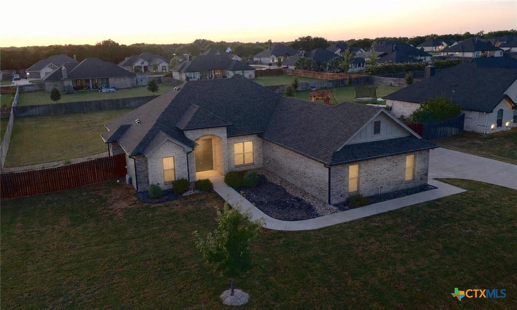 Photo of 211 Sand Flat Lane, Temple, TX 76502 (MLS # 622781)