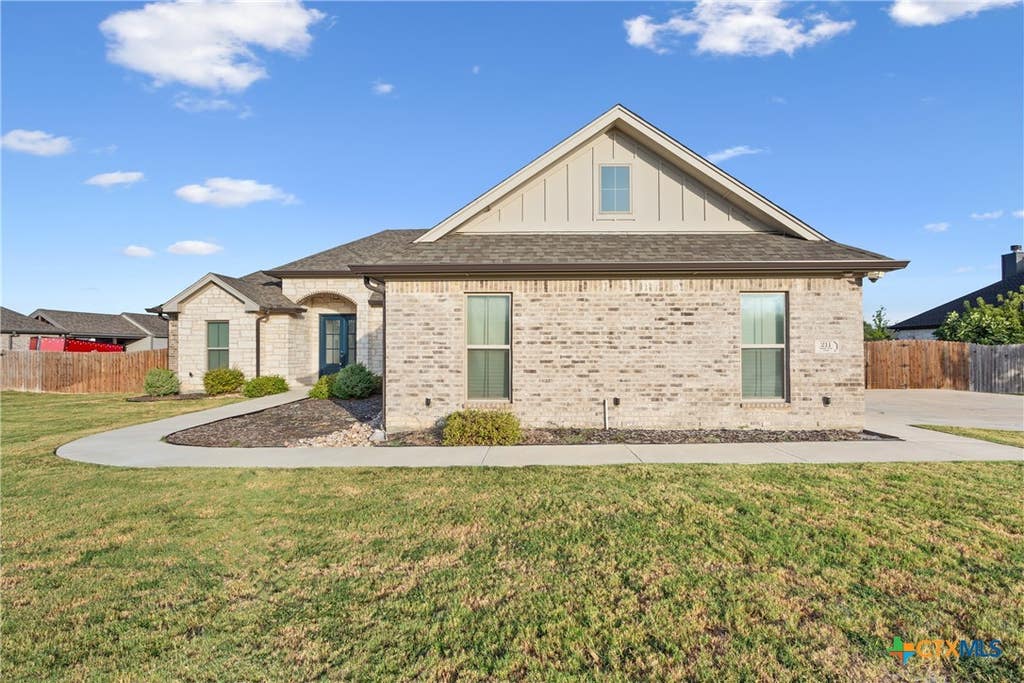 Photo of 211 Sand Flat Lane, Temple, TX 76502 (MLS # 622781)