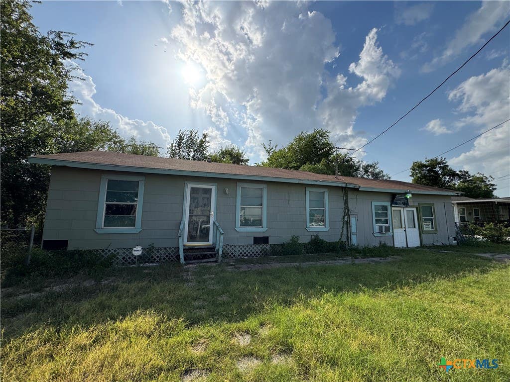 Photo of 415 Creswell Drive, San Antonio, TX 78220 (MLS # 623202)
