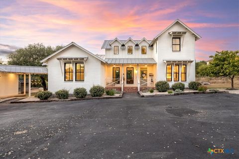 Photo of 205 Longwood Dr, New Braunfels, TX 78132 (MLS # 596197) Photo of 205 Longwood Dr, New Braunfels, TX 78132 (MLS # 596197)