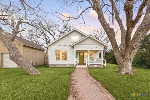 Photo of 218 S Rio Grande Street, Lockhart, TX 78644 (MLS # 604729)