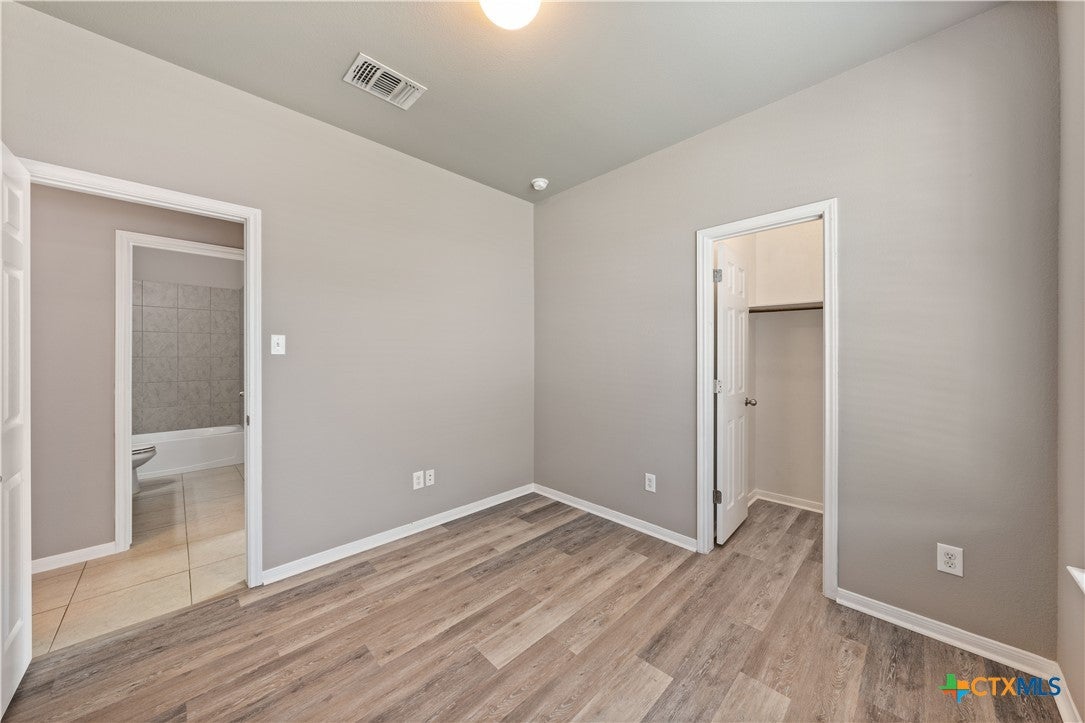 8016 Hawthorn