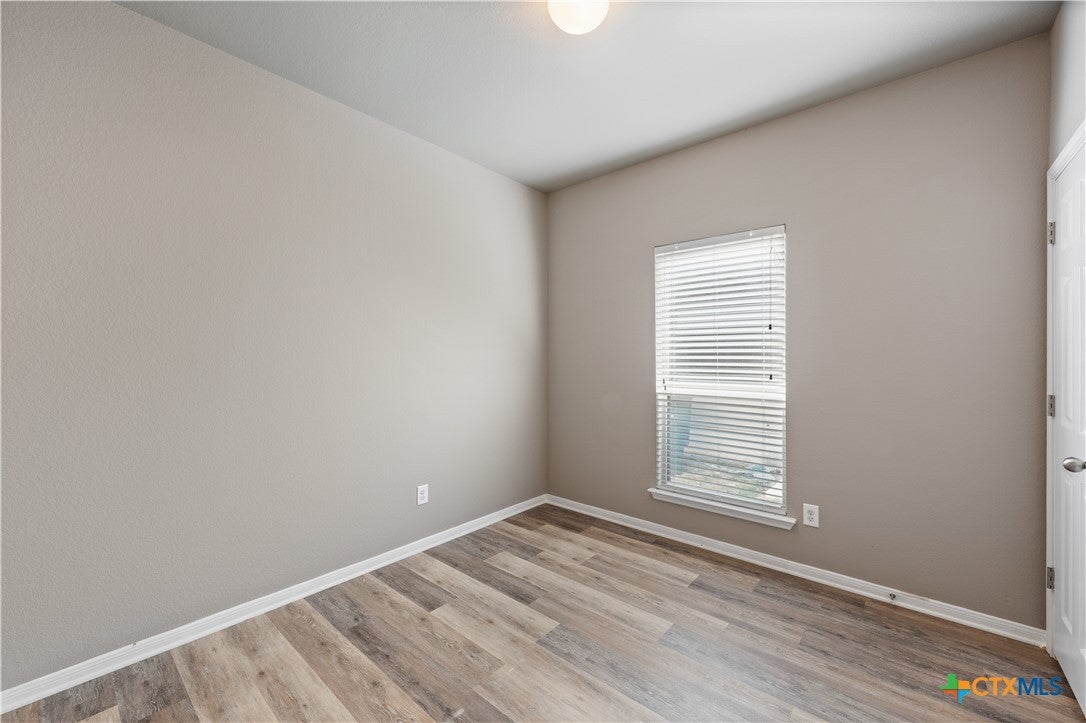 8016 Hawthorn