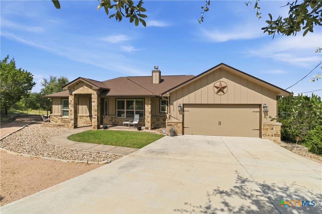 Photo of 1223 Four Winds Drive, Canyon Lake, TX 78133 (MLS # 621358)