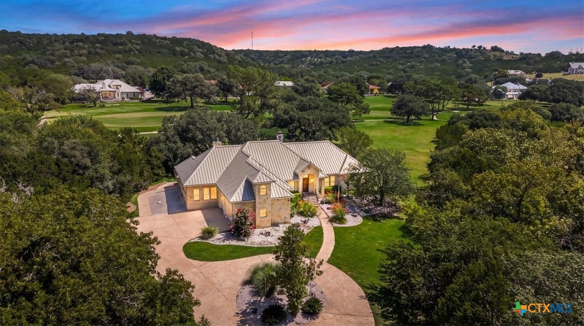 111 & 113 White Tail Drive