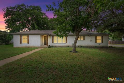 413 S Tyler Street McGregor TX 76657