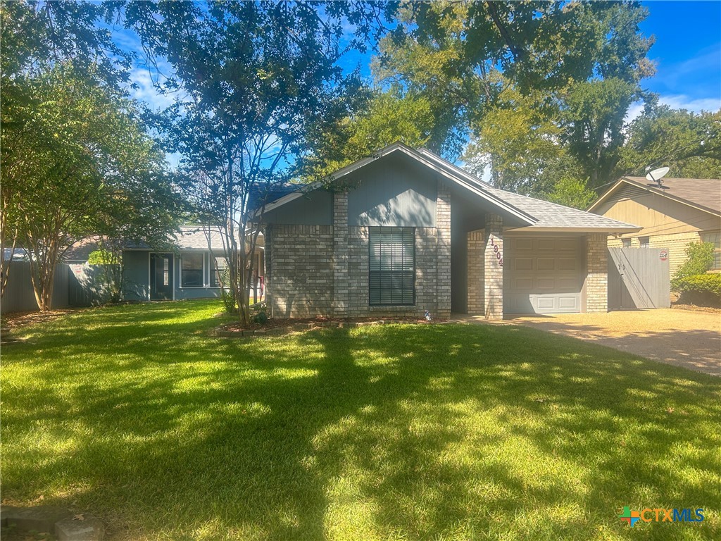 1904 N Harding Avenue