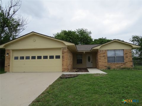 Photo of 2402 Lazy Ridge Drive, Killeen, TX 76543 (MLS # 610959)