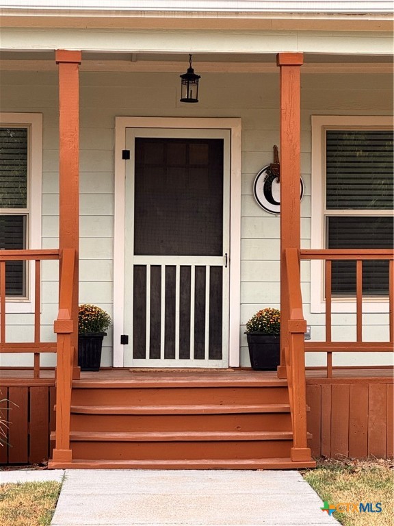 221 E Hamilton Avenue