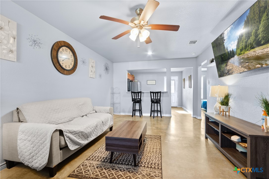 2813 Leroy Circle