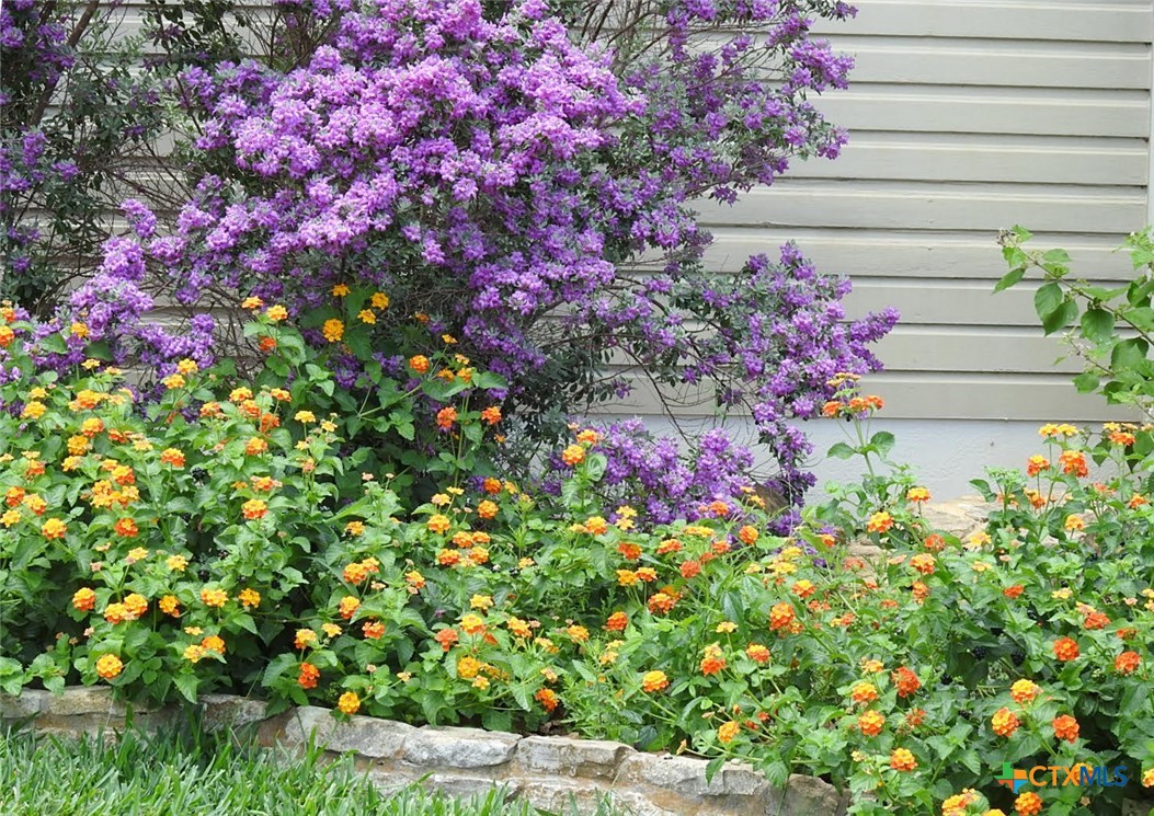 7772 E US Highway 90