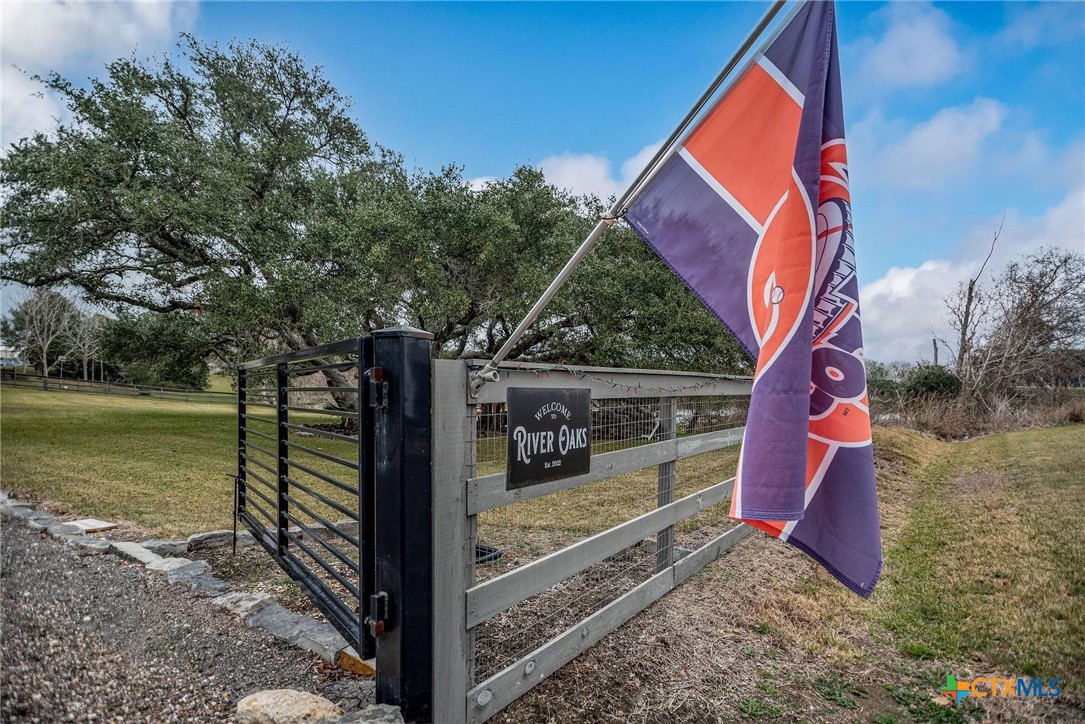 1236 Riverside Drive