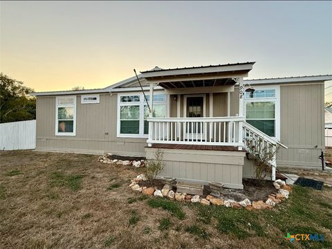 908 Henry Street Cuero TX 77954