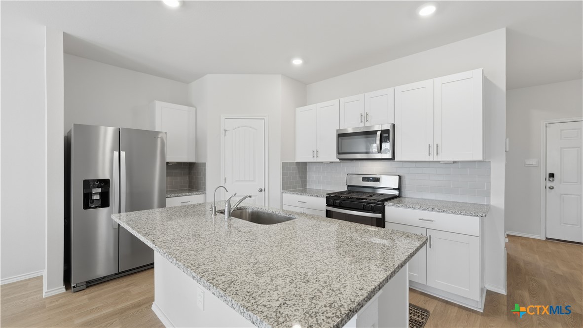 1708 Violeteared Way