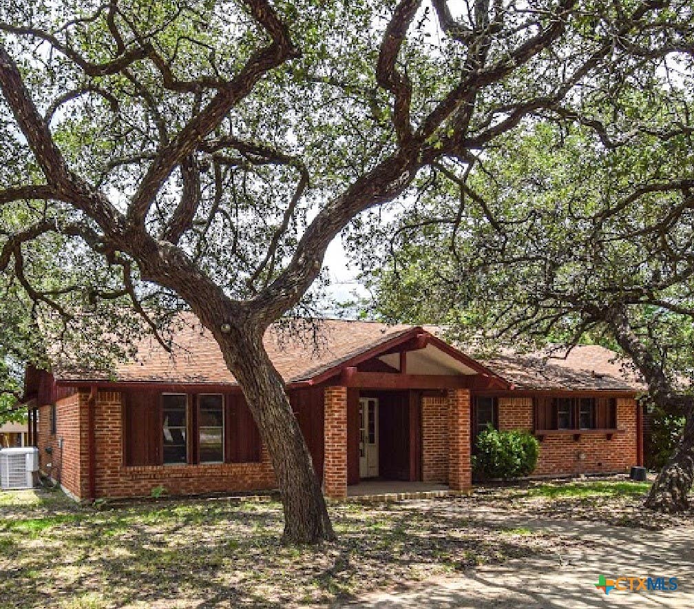 Photo of 4300 Tahuaya Drive, Harker Heights, TX 76548 (MLS # 616368)