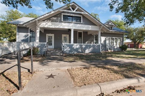 107 W 5th Street Lampasas TX 76550