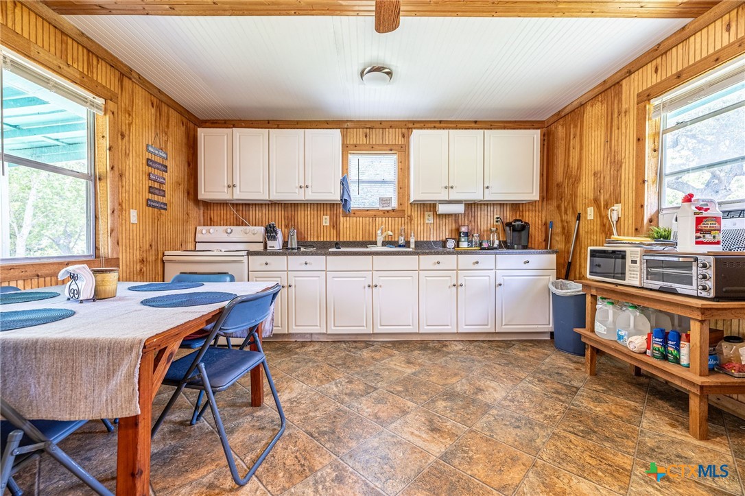 1932 Guadalupe River Drive