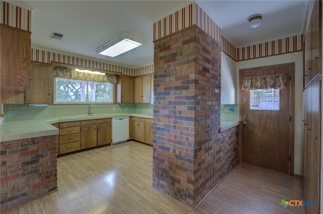 New Braunfels, Texas 78130, United States, 5 Bedrooms Bedrooms, ,4 BathroomsBathrooms,Residential,Pending,35254