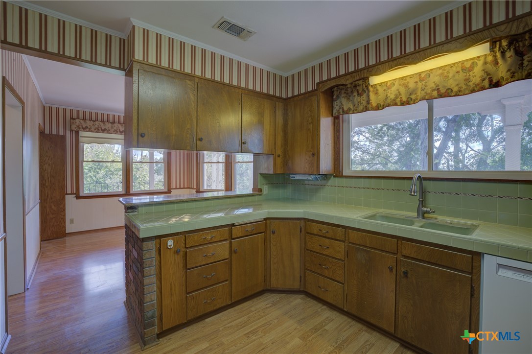 New Braunfels, Texas 78130, United States, 5 Bedrooms Bedrooms, ,4 BathroomsBathrooms,Residential,Pending,35254