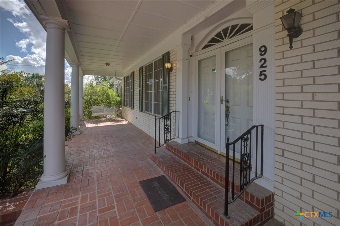 New Braunfels, Texas 78130, United States, 5 Bedrooms Bedrooms, ,4 BathroomsBathrooms,Residential,Pending,35254