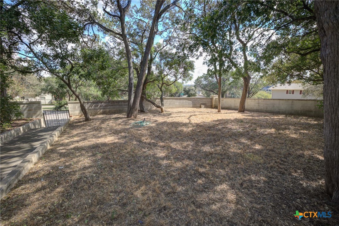 New Braunfels, Texas 78130, United States, 5 Bedrooms Bedrooms, ,4 BathroomsBathrooms,Residential,Pending,35254