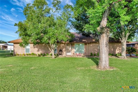 Photo of 919 Eden Roc Street, Victoria, TX 77904 (MLS # 599611)