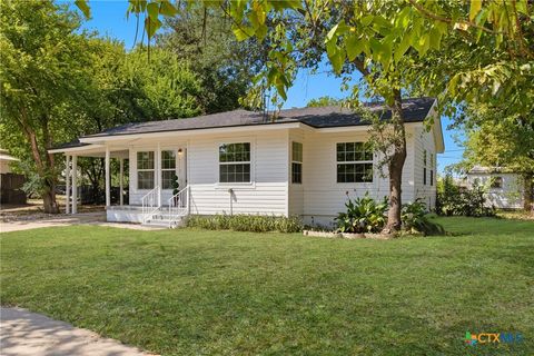 942 Fannin Loop Temple TX 76501