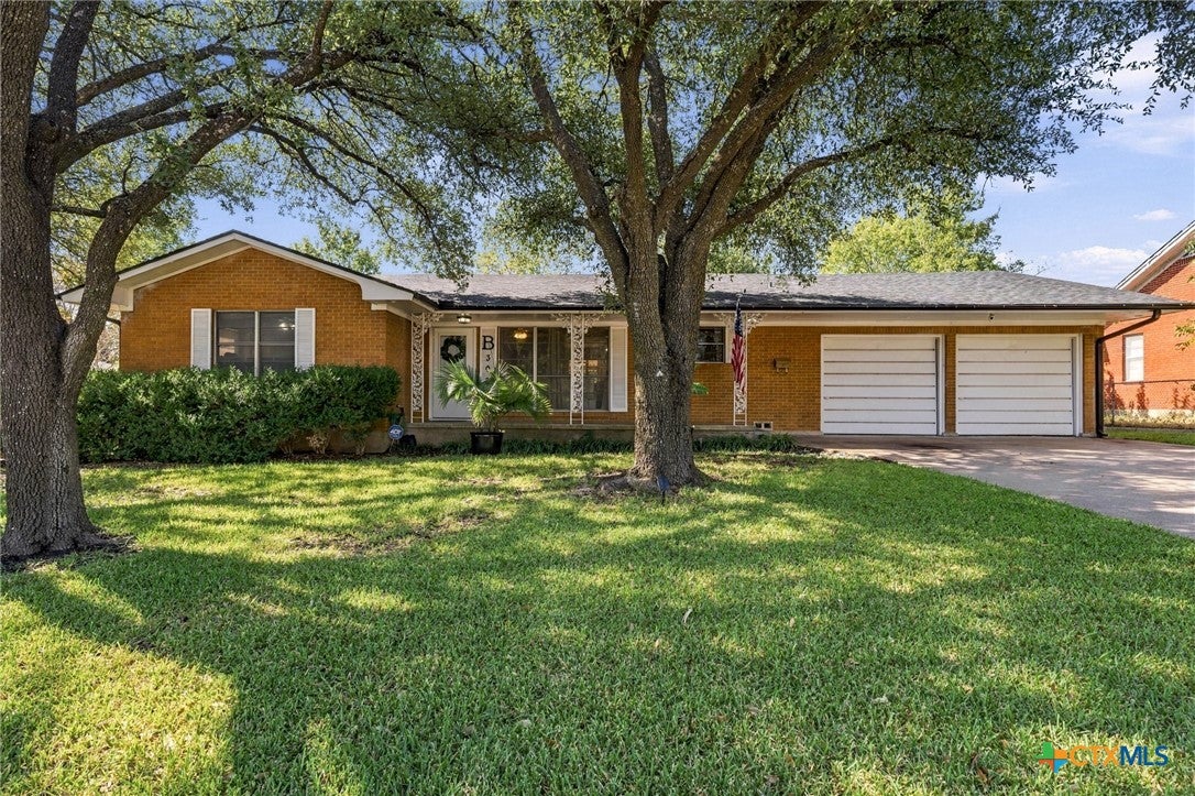 307 E Zenith Avenue