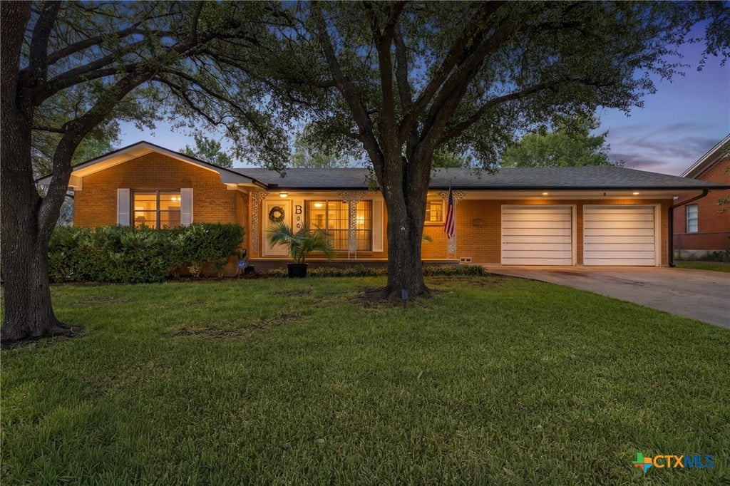 Photo of 307 E Zenith Avenue, Temple, TX 76501 (MLS # 627977)