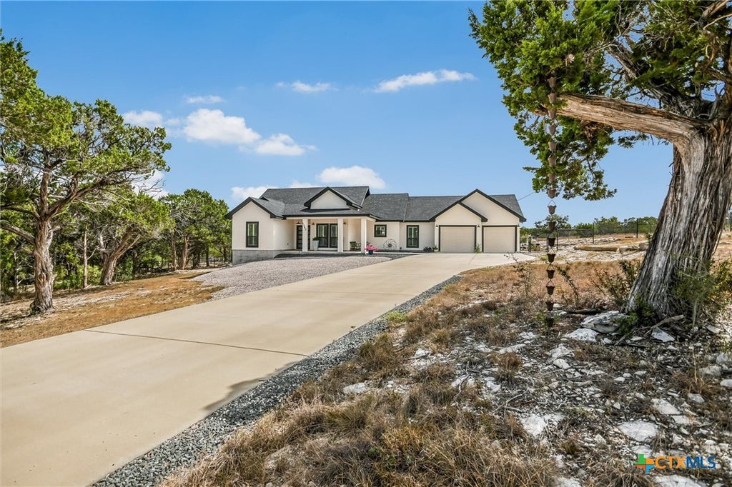 Photo of 1382 Primrose Path, Canyon Lake, TX 78133 (MLS # 625728)