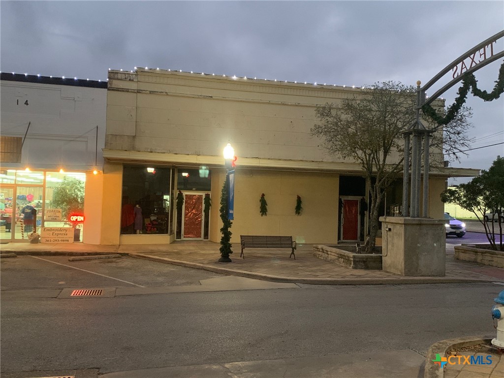 Photo 1 of 2 — 222 W Grand Avenue, Yoakum, TX 77995