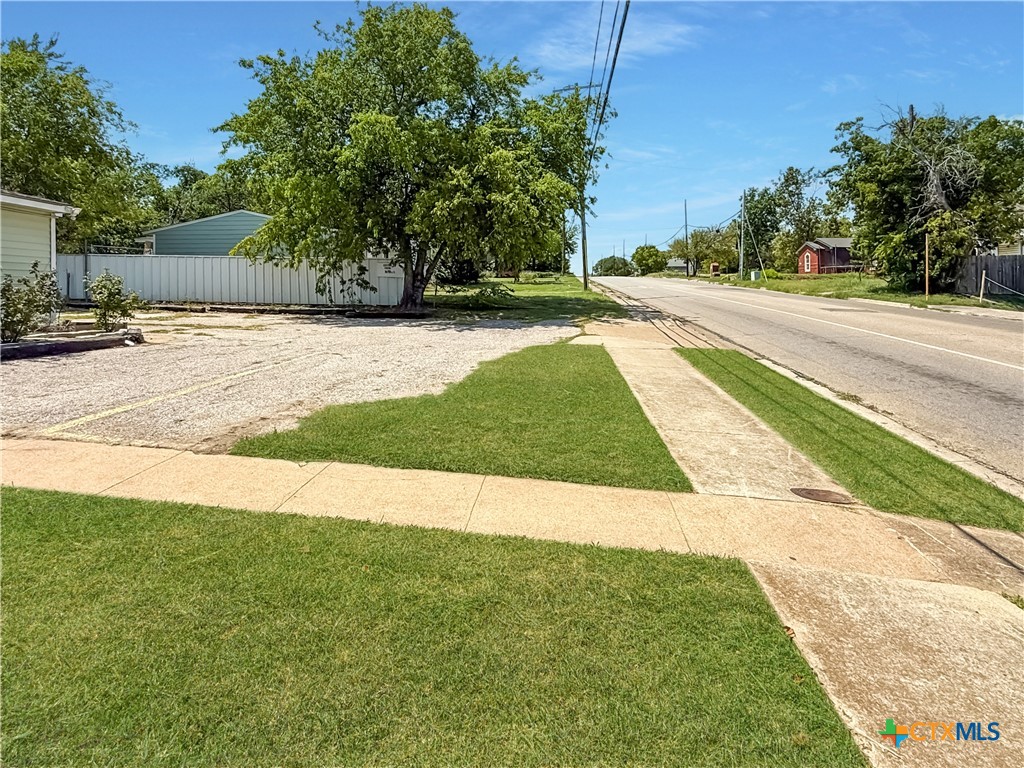 104 W Hallmark Avenue