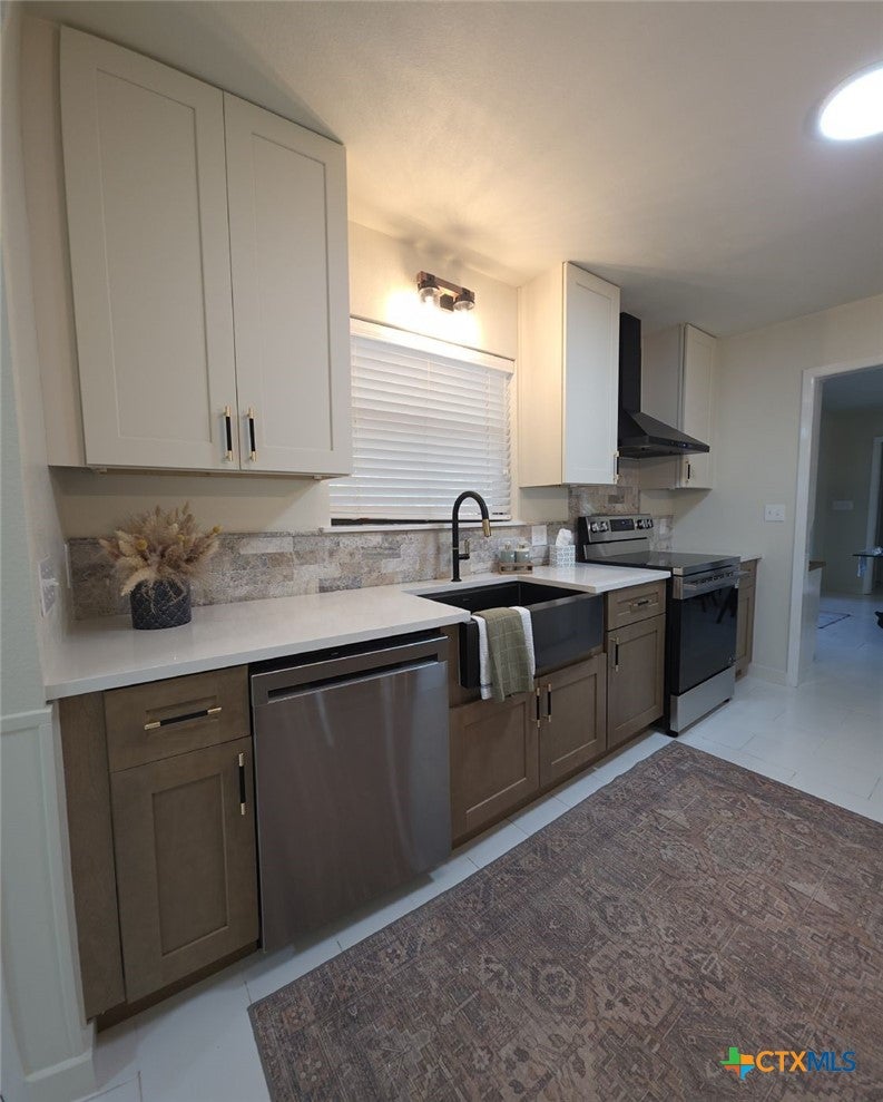 Photo of 124 Creekview Drive, Canyon Lake, TX 78133 (MLS # 625004)