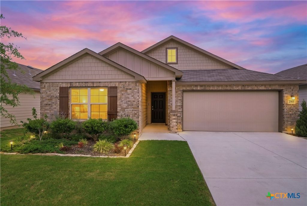 Photo of 2905 Greenbriar, Seguin, TX 78155 (MLS # 613413)