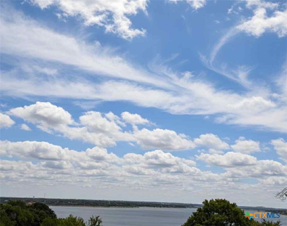 7255 Woodlake Circle