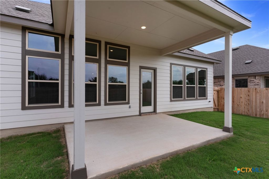 Photo of 931 Creek Bed Drive, New Braunfels, TX 78130 (MLS # 613094)