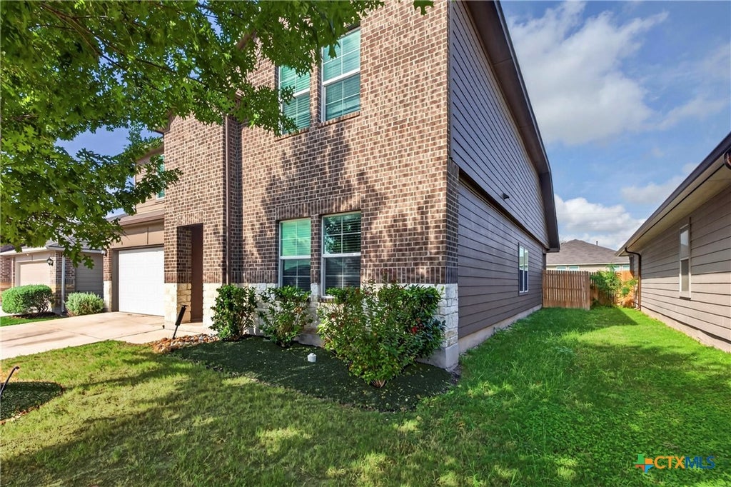 Photo of 1316 Redwood Creek, Seguin, TX 78155 (MLS # 627728)