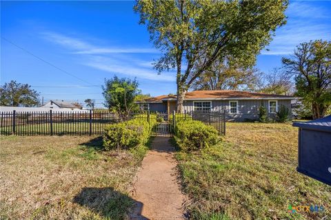 Photo of 301 E Cherokee Drive, Harker Heights, TX 76548 (MLS # 598806)