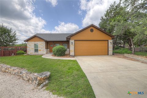 Photo of 596 Riviera Drive, Canyon Lake, TX 78133 (MLS # 617799)