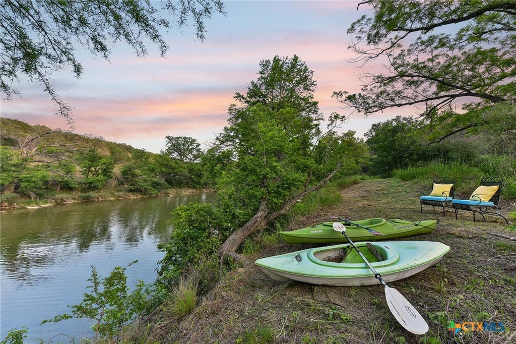 Photo of 471 Turkey Drive, Dripping Springs, TX 78620 (MLS # 613534)