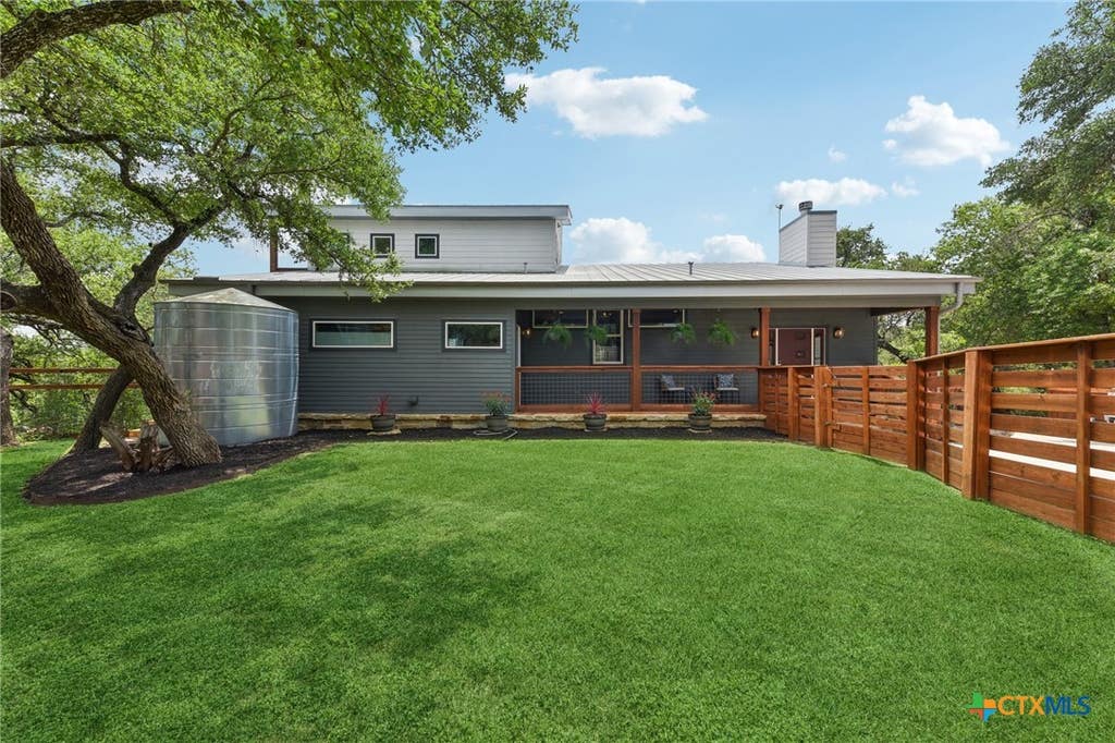 Photo of 471 Turkey Drive, Dripping Springs, TX 78620 (MLS # 613534)