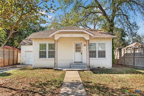 Photo of 617 N College Street, Gonzales, TX 78629 (MLS # 598937)